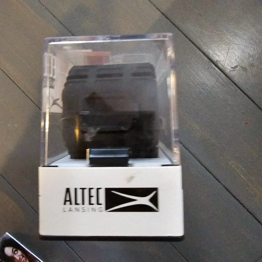 Altec Lansing Black Mini Lifejacket Jolt Rugged Portable Bluetooth Speaker - Picture 4 of 16